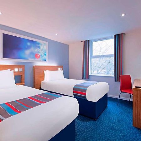 Travelodge Cameron Toll Hotel Единбург Номер фото