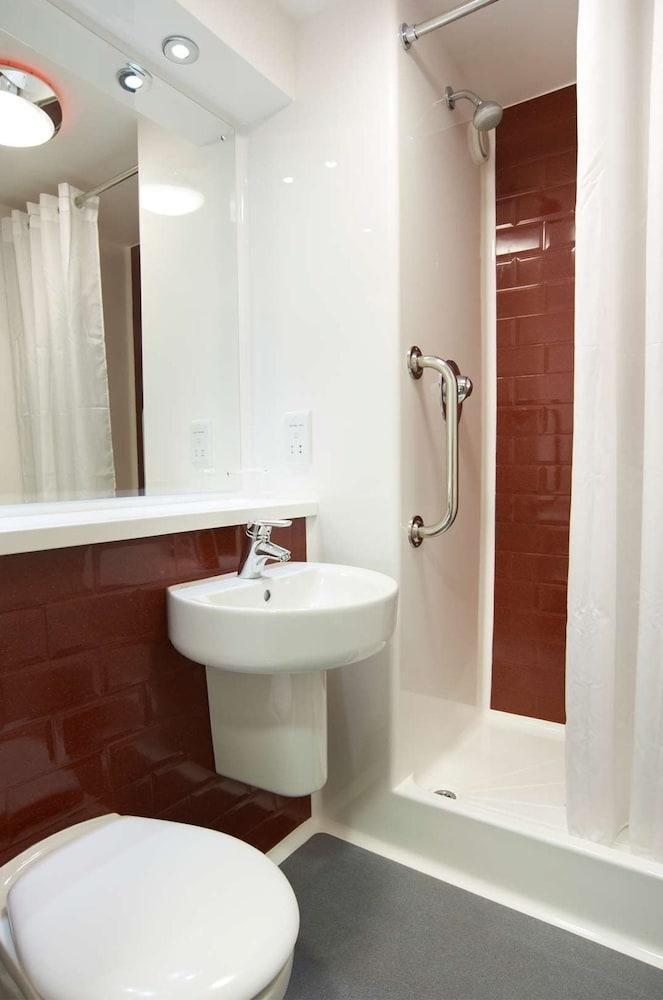 Travelodge Cameron Toll Hotel Единбург Екстер'єр фото