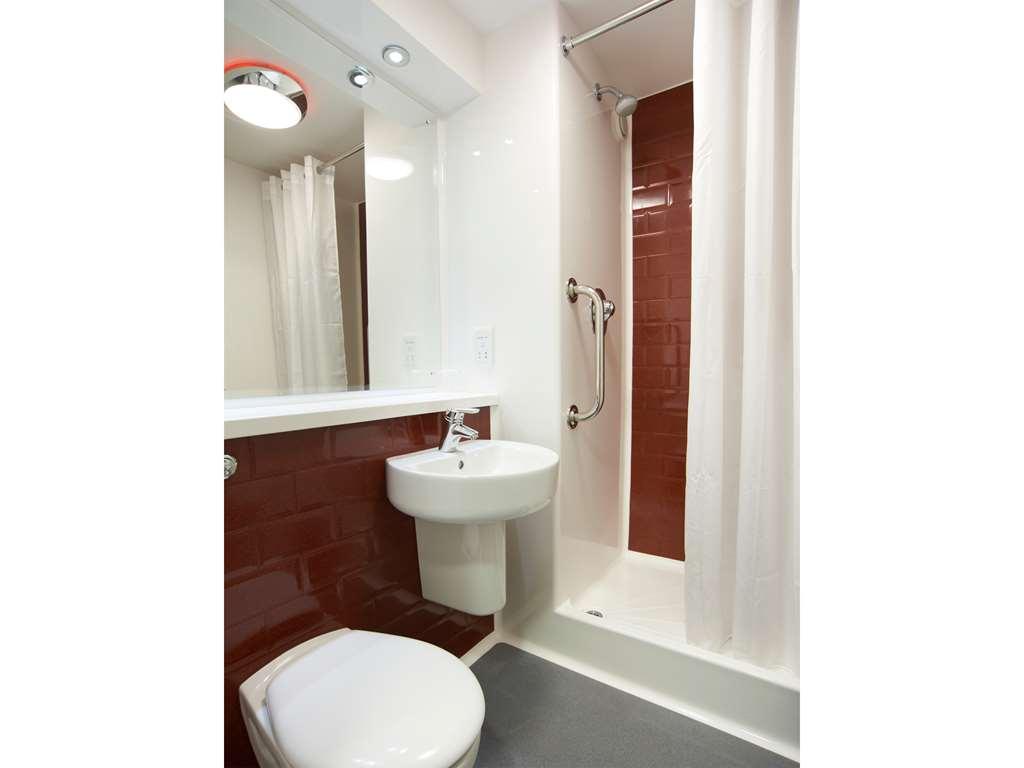 Travelodge Cameron Toll Hotel Единбург Номер фото