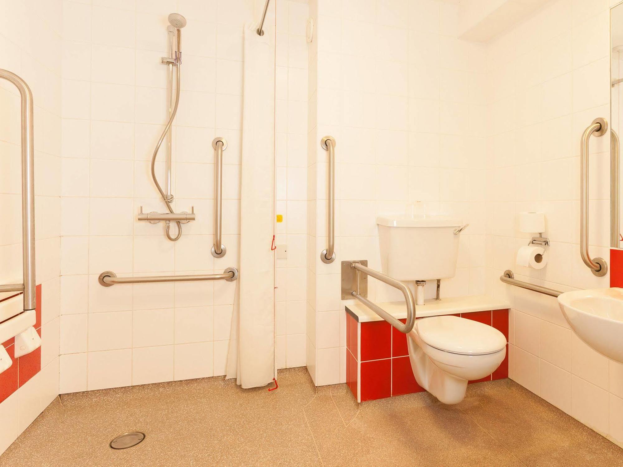Travelodge Cameron Toll Hotel Единбург Екстер'єр фото