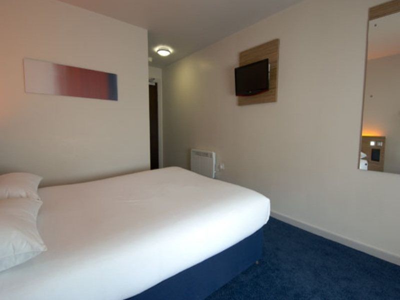 Travelodge Cameron Toll Hotel Единбург Екстер'єр фото