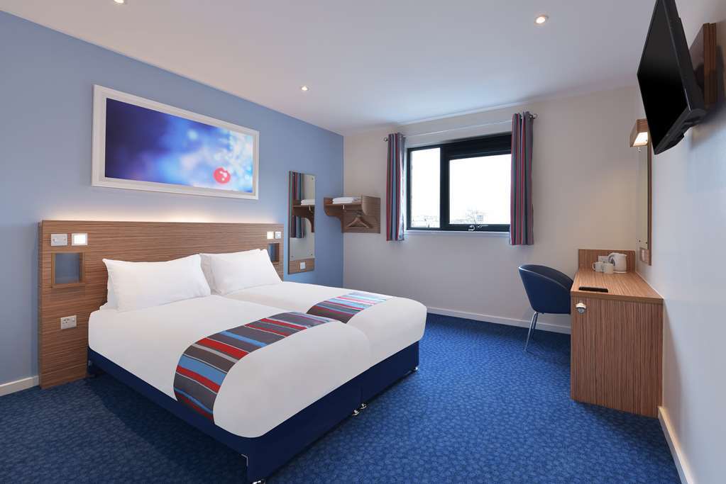 Travelodge Cameron Toll Hotel Единбург Номер фото